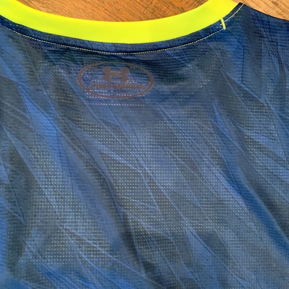 Boys/men’s Under Armour Athletic Shirts L - Picture 6 of 8